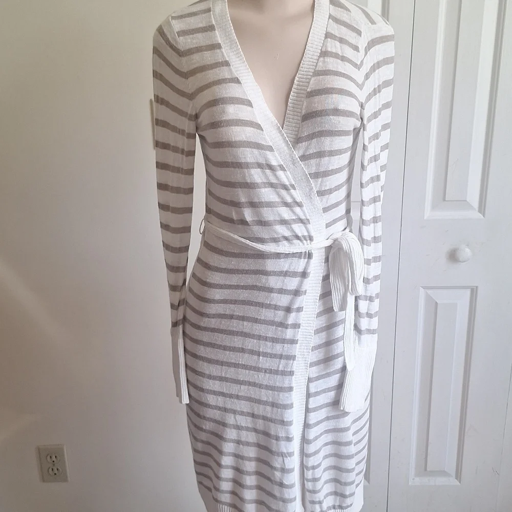 Sonoma Grey and White Striped Cardigan Size Small - Picture 8 of 14